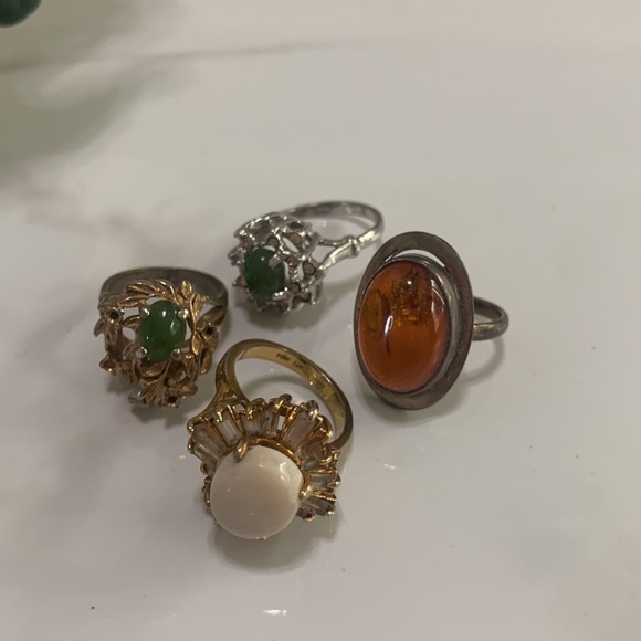 Four rings - Picture 2 of 7